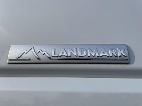 Used 2016 Land Rover LR4 HSE LUX image 35
