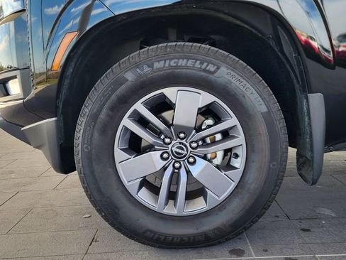 Used 2025 Nissan Frontier SV w/ SV Convenience Package image 10