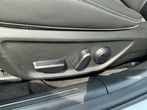 Used 2026 Genesis G70 2.5T RWD image 25