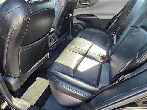 Used 2021 Toyota Venza LE w/ Carpet Mat Package (TMS) image 17