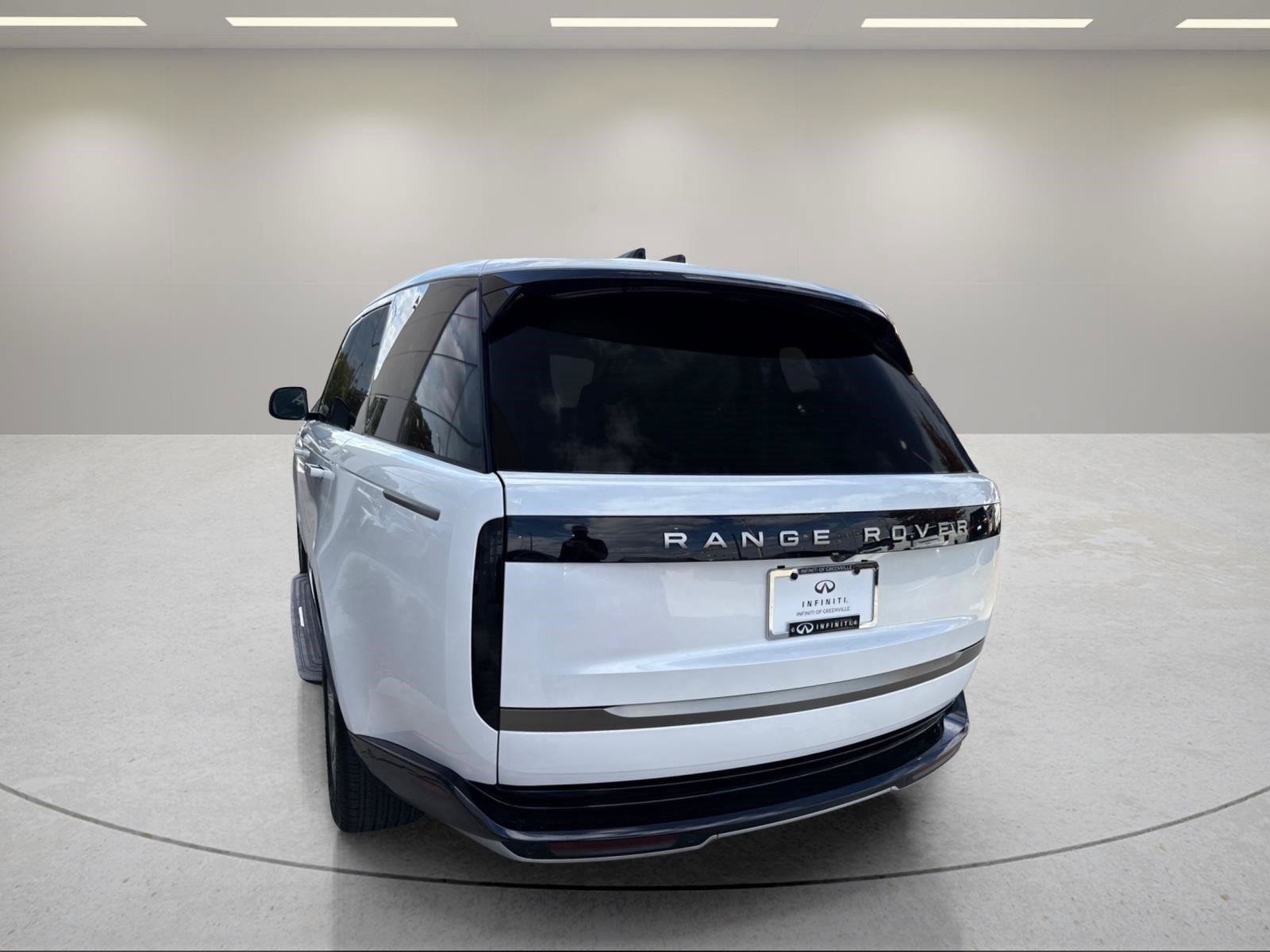 Used 2024 Land Rover Range Rover SE AWD/4WD image 9