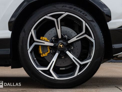 Used 2020 Lamborghini Urus image 9