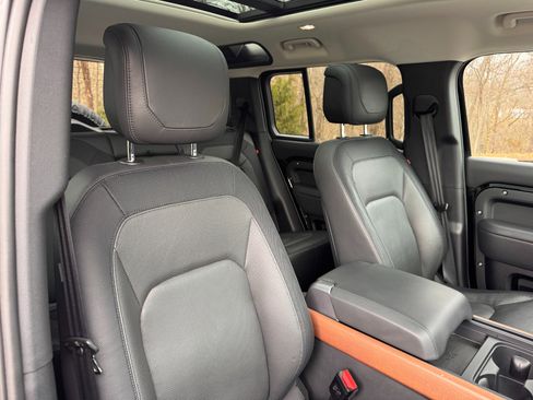 Used 2023 Land Rover Defender 110 X-Dynamic SE image 50