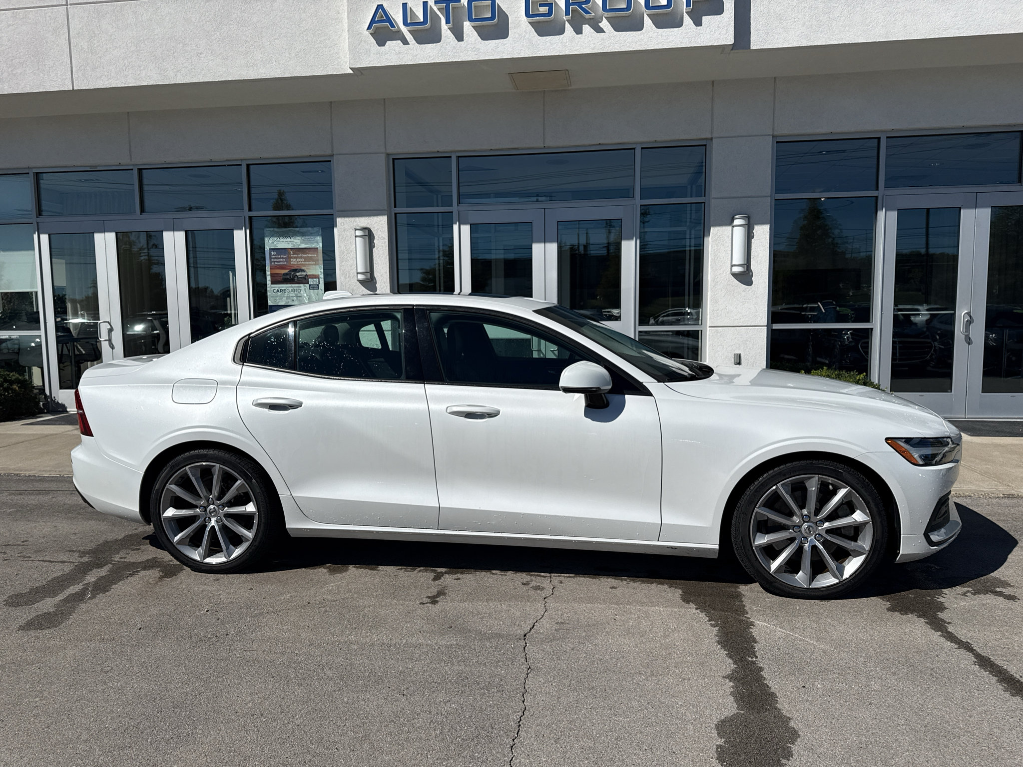 Used 2020 Volvo S60 T6 Momentum AWD/4WD image 2