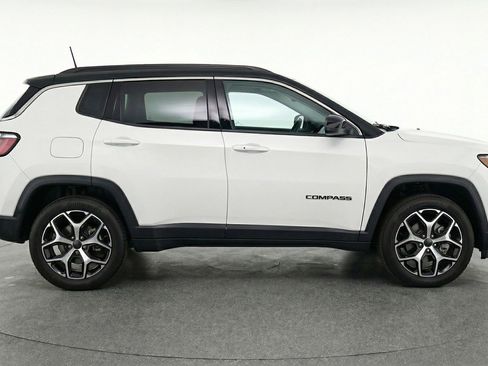 Used 2025 Jeep Compass Limited AWD/4WD image 8