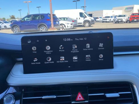 Used 2025 Genesis G70 2.5T image 21