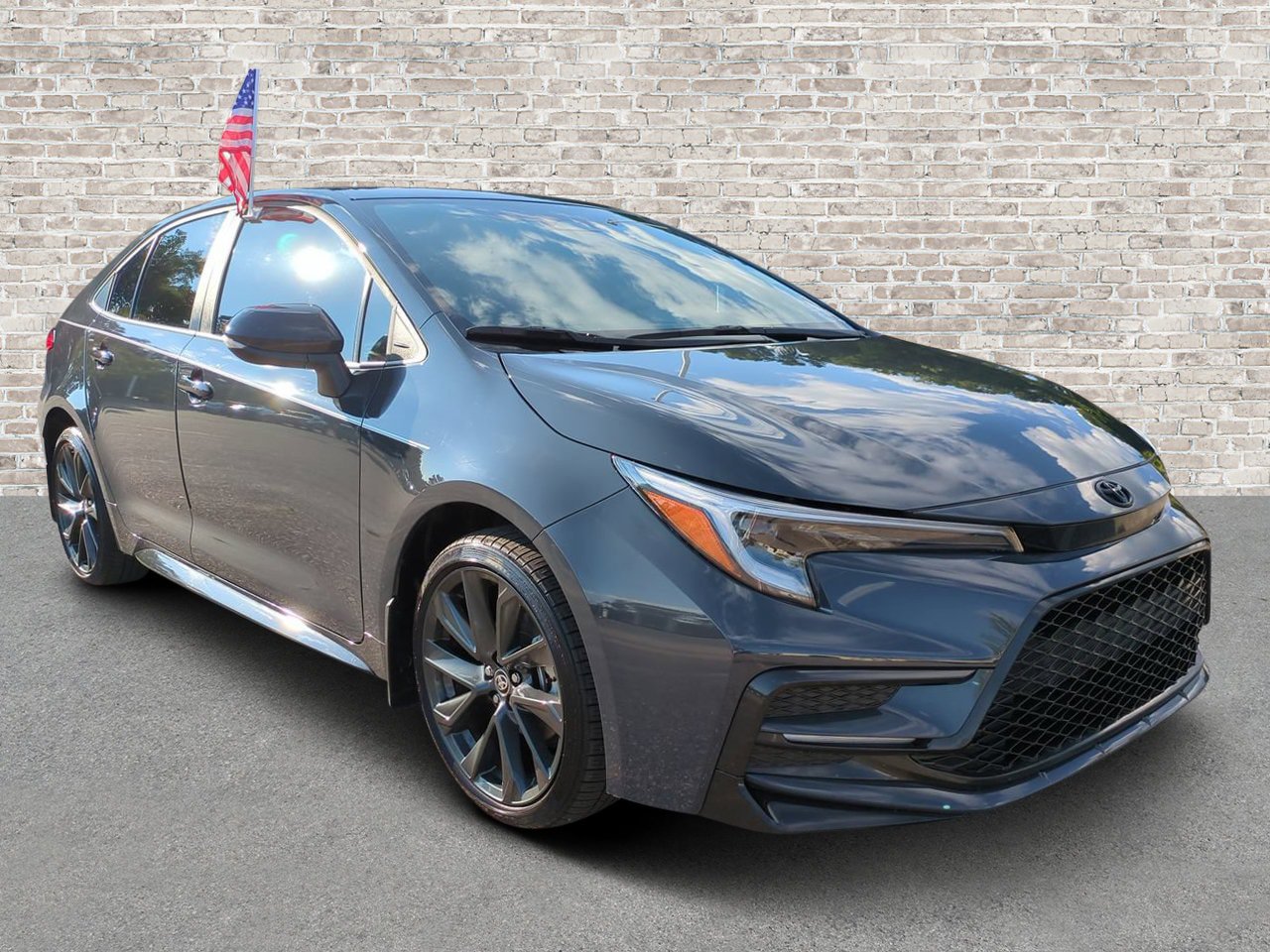 Used 2026 Toyota Corolla SE FWD image 1