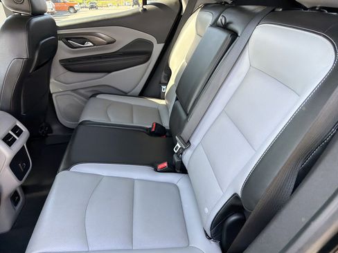 Used 2023 GMC Terrain SLT AWD/4WD image 13