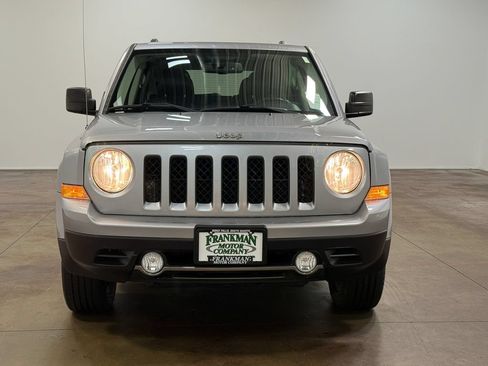 Used 2017 Jeep Patriot High Altitude AWD/4WD image 29