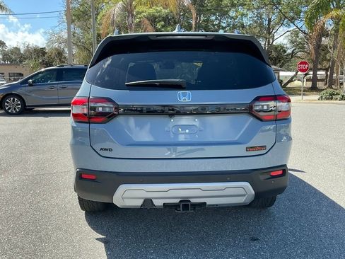 Certified 2025 Honda Pilot TrailSport image 6