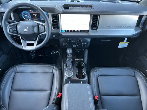 New 2025 Ford Bronco Outer Banks w/ Sasquatch Package image 14