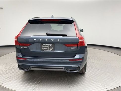 Certified 2025 Volvo XC60 B5 Plus image 3