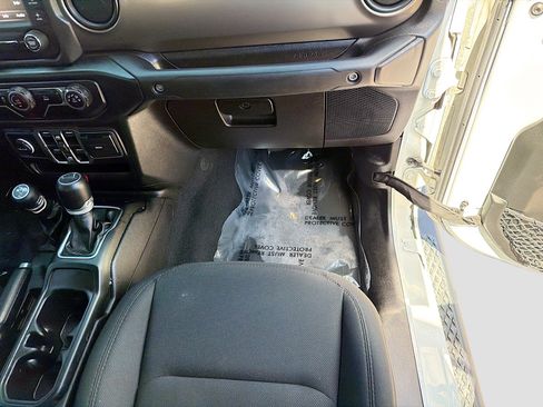 Used 2020 Jeep Gladiator Sport w/ Quick Order Package 24S AWD/4WD image 17