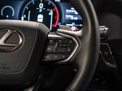 Used 2025 Lexus GX 550 w/ Accessory Package (2T) image 17