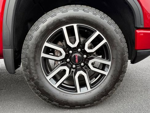 Used 2025 GMC Sierra 1500 AT4 w/ AT4 Premium Package image 15