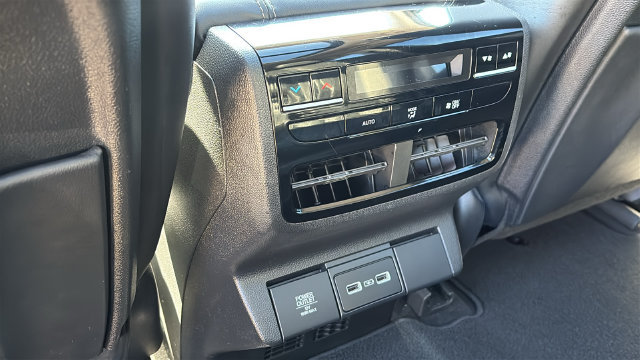 Used 2023 Acura MDX w/ Technology Package AWD/4WD image 28