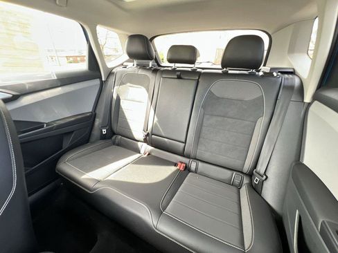 Certified 2023 Volkswagen Taos SE w/ Panoramic Sunroof Package AWD/4WD image 22