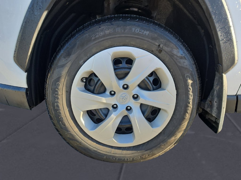 Used 2023 Toyota RAV4 LE AWD/4WD image 15