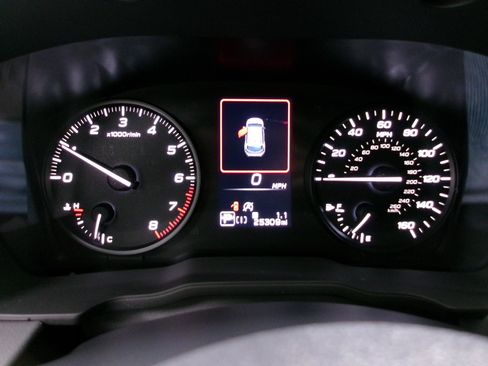 Used 2025 Subaru Crosstrek 2.0i AWD/4WD image 6