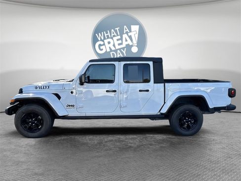 Certified 2021 Jeep Gladiator Willys image 2