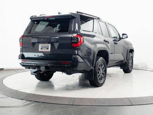 Certified 2025 Toyota 4Runner SR5 AWD/4WD image 11