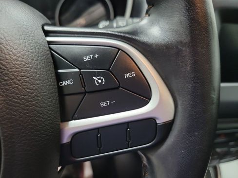 Used 2020 Jeep Compass Latitude w/ Cold Weather Group image 44