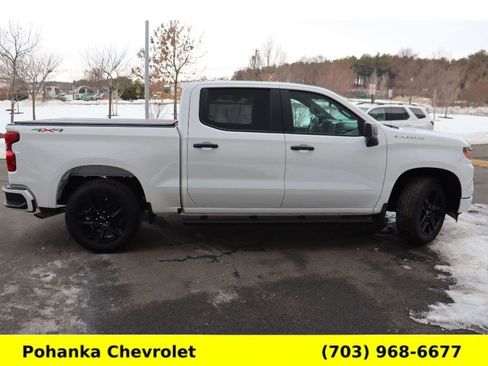 Used 2025 Chevrolet Silverado 1500 Custom image 8