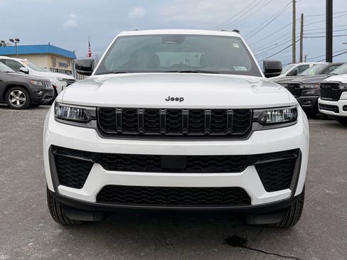 New 2026 Jeep Grand Cherokee Altitude AWD/4WD image 5