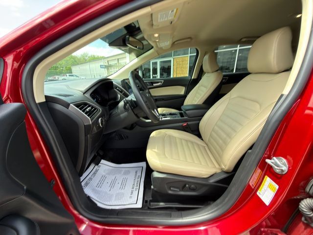 Used 2024 Ford Edge SEL w/ Convenience Package AWD/4WD image 19