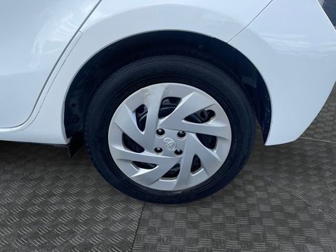 Used 2016 Toyota Prius C Two image 26