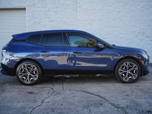 Used 2024 BMW iX xDrive50 w/ Premium Package image 17