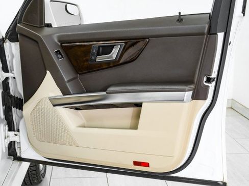 Used 2013 Mercedes-Benz GLK 350 2WD image 34