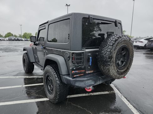 Used 2018 Jeep Wrangler Rubicon AWD/4WD image 13