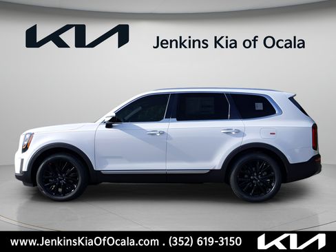 Used 2022 Kia Telluride SX w/ Towing Package FWD image 7