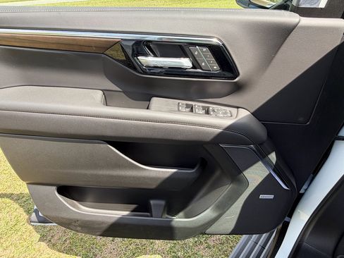 New 2026 Chevrolet Tahoe High Country AWD/4WD image 21