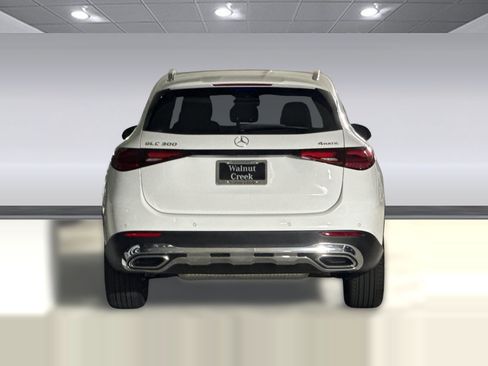 Used 2026 Mercedes-Benz GLC 300 4MATIC image 9