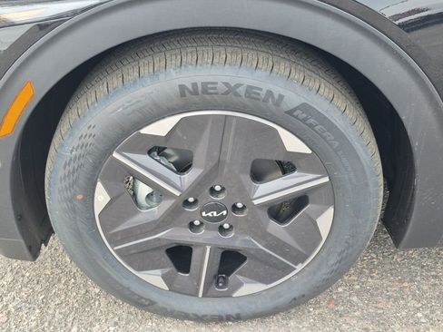 New 2025 Kia EV6 Light w/ Light LR Technology Package image 16