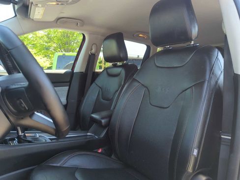 Used 2022 Jeep Compass Latitude AWD/4WD image 13