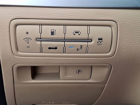 Used 2018 Genesis G80 3.8 image 27