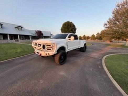 Used 2026 Ford F450 Platinum w/ FX4 Off-Road Package AWD/4WD image 2