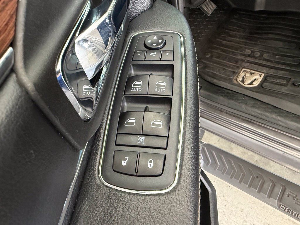 Used 2019 RAM 1500 Laramie w/ Convenience Group AWD/4WD image 43
