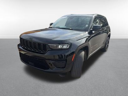 Used 2023 Jeep Grand Cherokee Altitude