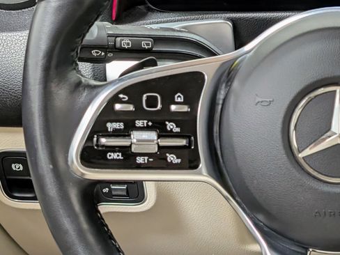 Used 2023 Mercedes-Benz EQB 300 4MATIC w/ Exclusive Package image 35