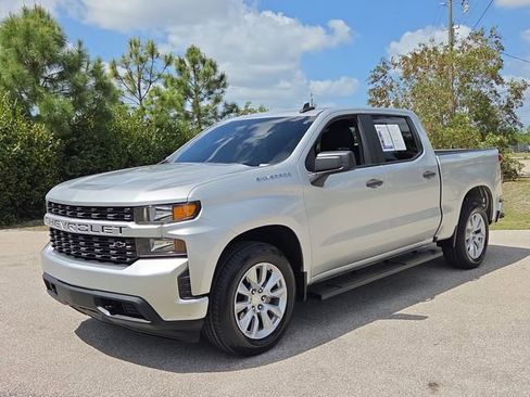 Used 2022 Chevrolet Silverado 1500 Custom image 2