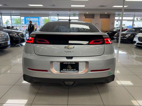 Used 2014 Chevrolet Volt FWD image 5