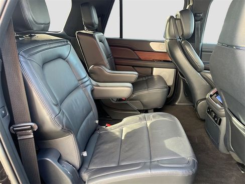 Used 2023 Lincoln Navigator L Reserve image 30