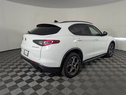 Used 2024 Alfa Romeo Stelvio Ti image 5