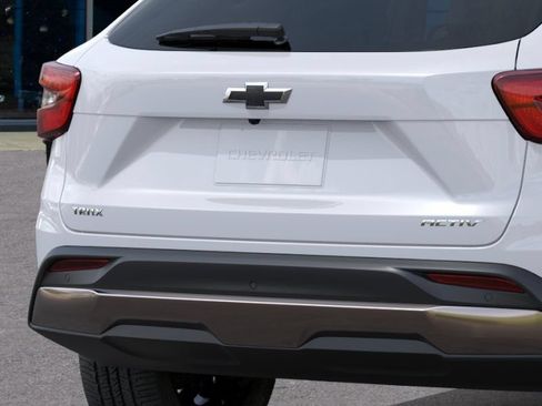 New 2026 Chevrolet Trax ACTIV w/ Driver Confidence Package FWD image 14
