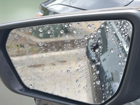 Used 2020 Chevrolet Equinox LT image 28