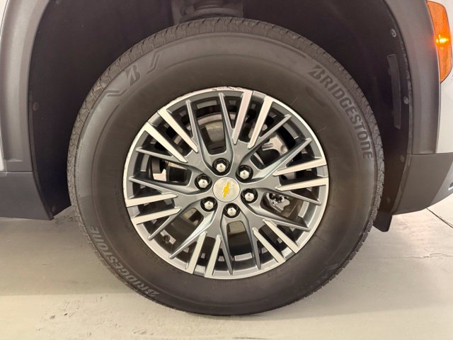 Certified 2025 Chevrolet Traverse LT w/ Driver Confidence Package AWD/4WD image 32